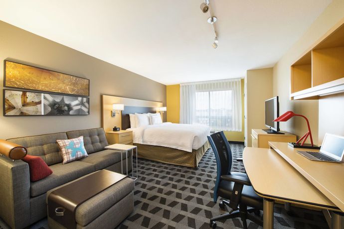 Imagen de la habitación del Hotel Towneplace Suites By Marriott Red Deer. Foto 4