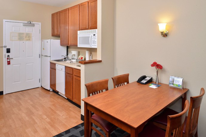 Imagen de la habitación del Hotel Towneplace Suites By Marriott Sacramento Cal Expo. Foto 11