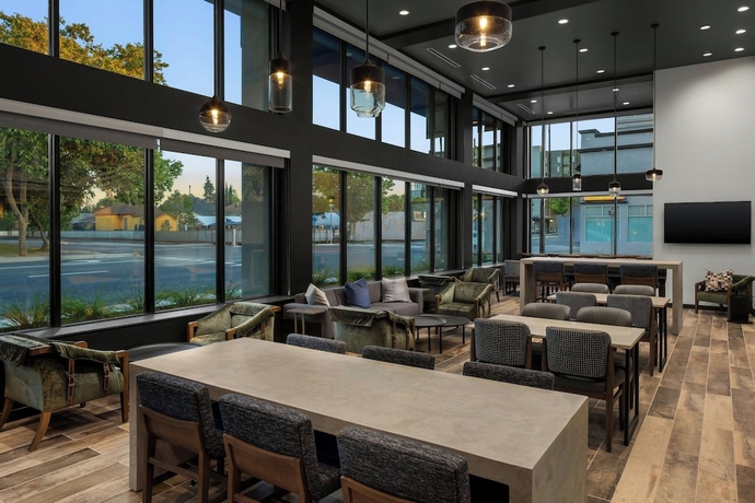 Imagen de los interiores del Hotel Towneplace Suites By Marriott San Jose Downtown. Foto 12