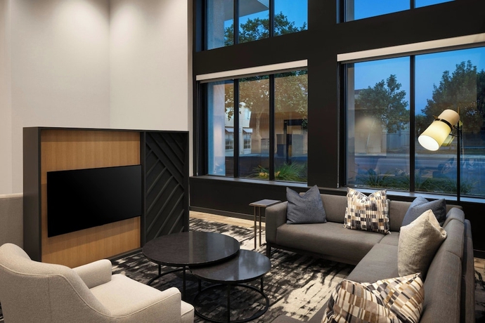 Imagen de los interiores del Hotel Towneplace Suites By Marriott San Jose Downtown. Foto 13