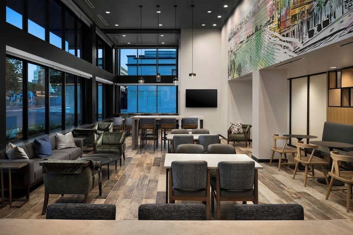 Imagen de los interiores del Hotel Towneplace Suites By Marriott San Jose Downtown. Foto 14