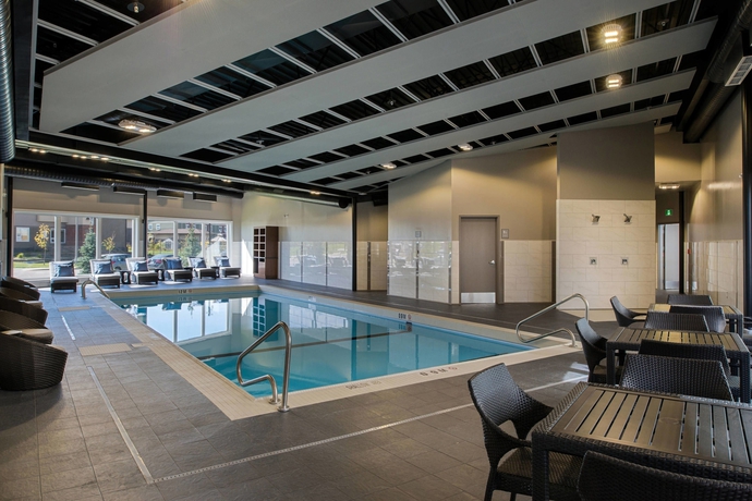 Imagen de la piscina del Hotel Towneplace Suites By Marriott Saskatoon. Foto 19