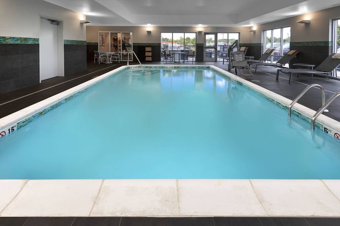 Imagen de la piscina del Hotel Towneplace Suites By Marriott St. Louis Edwardsville, Il. Foto 14