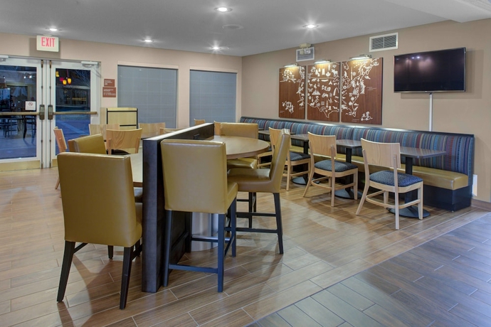 Imagen del bar/restaurante del Hotel Towneplace Suites By Marriott Wichita East. Foto 5