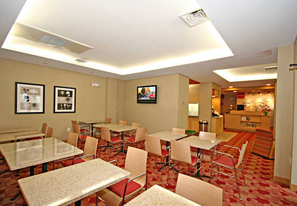 Imagen del bar/restaurante del Hotel Towneplace Suites By Marriott Wilmington/wrightsville Beach. Foto 4