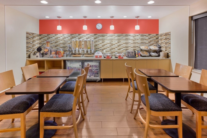 Imagen del bar/restaurante del Hotel Towneplace Suites By Marriott -minneapolis West/stlouis Park. Foto 5