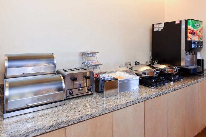 Imagen del bar/restaurante del Hotel Towneplace Suites Detroit Auburn Hills. Foto 7