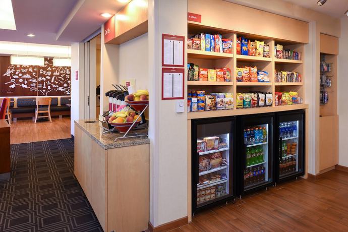 Imagen del bar/restaurante del Hotel Towneplace Suites Detroit Auburn Hills. Foto 9