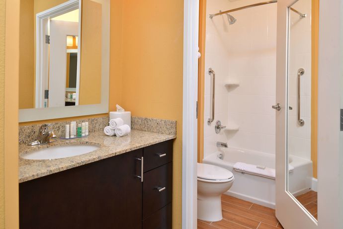 Imagen de la habitación del Hotel Towneplace Suites Detroit Commerce. Foto 5