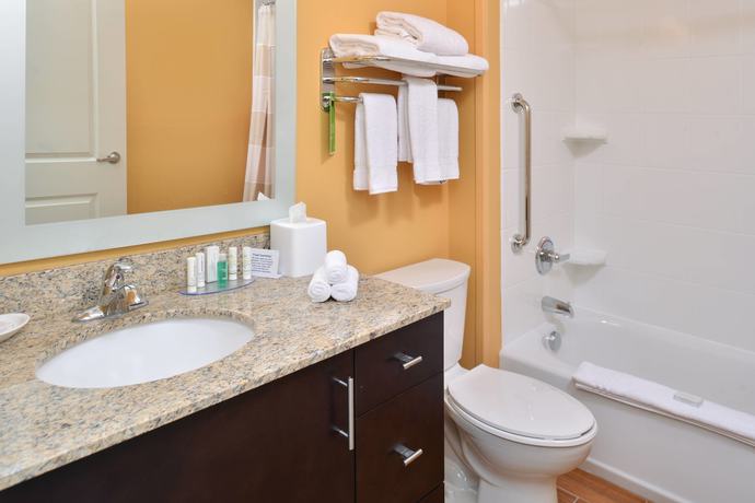 Imagen de la habitación del Hotel Towneplace Suites Detroit Commerce. Foto 7