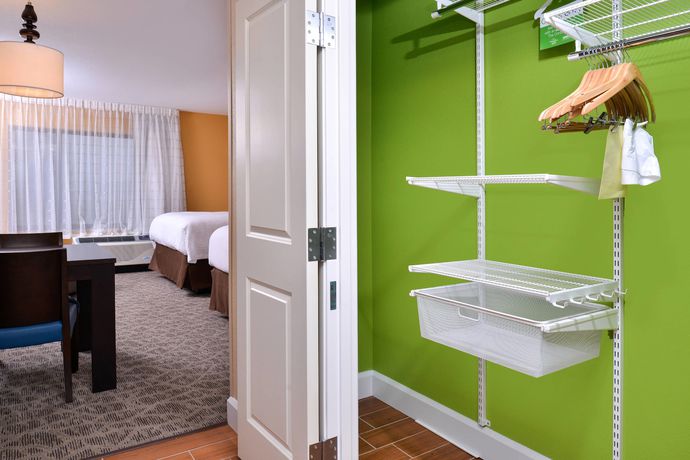 Imagen de la habitación del Hotel Towneplace Suites Detroit Commerce. Foto 10