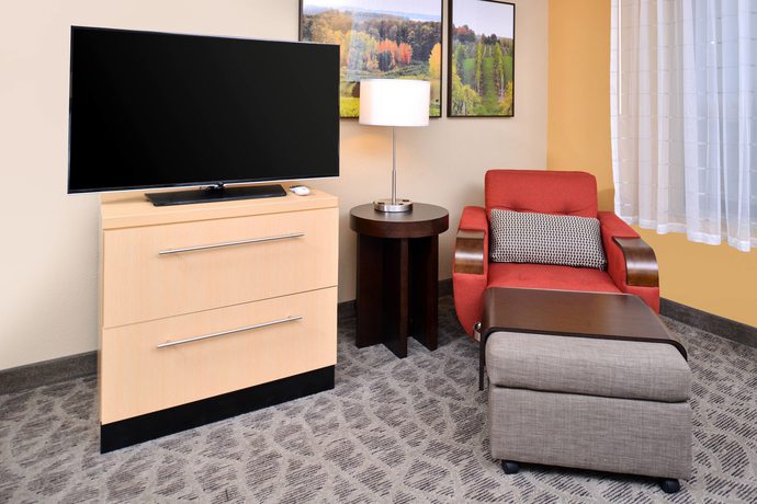 Imagen de la habitación del Hotel Towneplace Suites Detroit Commerce. Foto 13