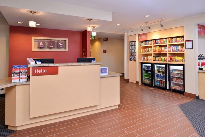 Imagen de los interiores del Hotel Towneplace Suites Detroit Commerce. Foto 19