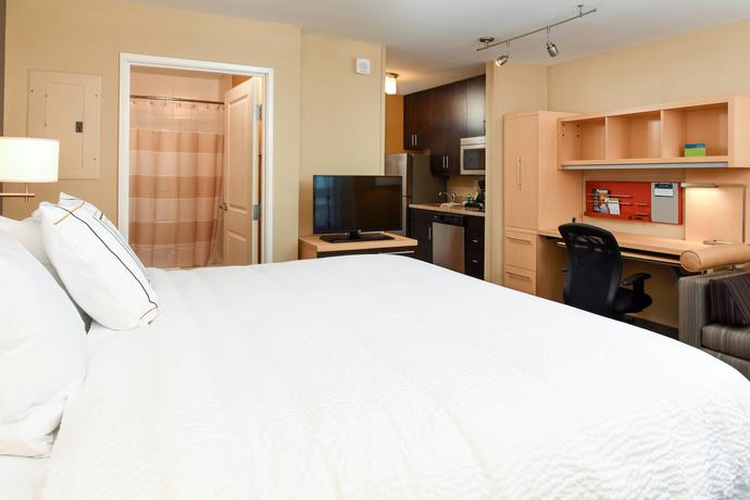 Imagen de la habitación del Hotel Towneplace Suites Detroit Commerce. Foto 15