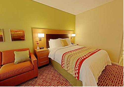 Imagen de la habitación del Hotel Towneplace Suites Fort Wayne North. Foto 6