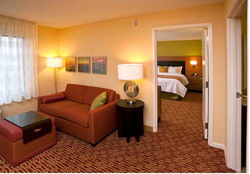 Imagen de la habitación del Hotel Towneplace Suites Fort Wayne North. Foto 11