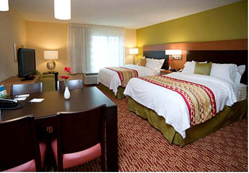 Imagen de la habitación del Hotel Towneplace Suites Fort Wayne North. Foto 12