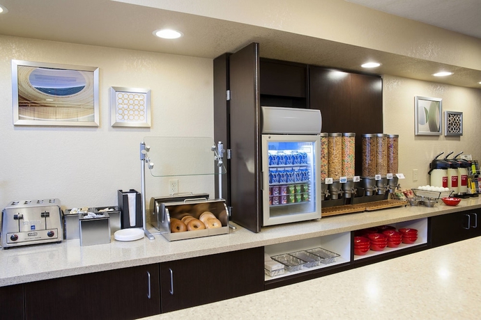 Imagen del bar/restaurante del Hotel Towneplace Suites Indianapolis Keystone. Foto 3