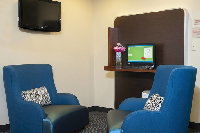 Imagen de los interiores del Hotel Towneplace Suites Indianapolis Keystone. Foto 16