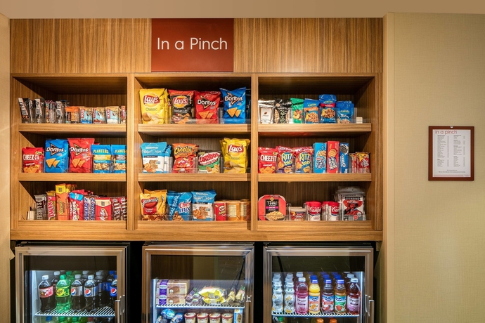 Imagen de los interiores del Hotel Towneplace Suites Kansas City Airport. Foto 14