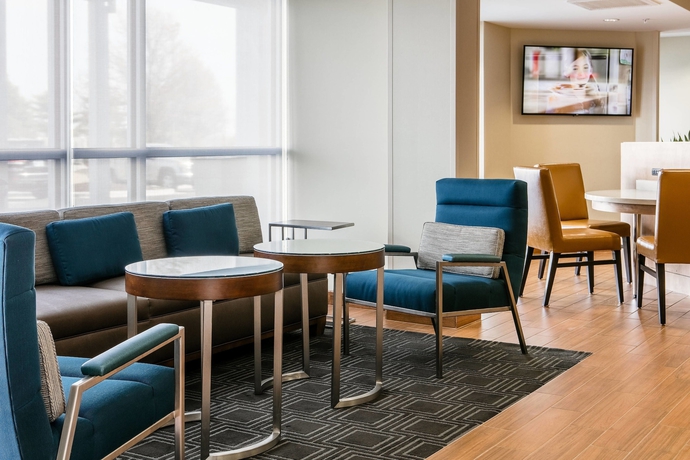 Imagen de los interiores del Hotel Towneplace Suites Kansas City Airport. Foto 15