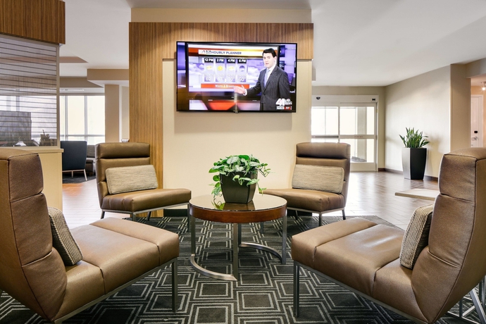 Imagen de los interiores del Hotel Towneplace Suites Kansas City Airport. Foto 16