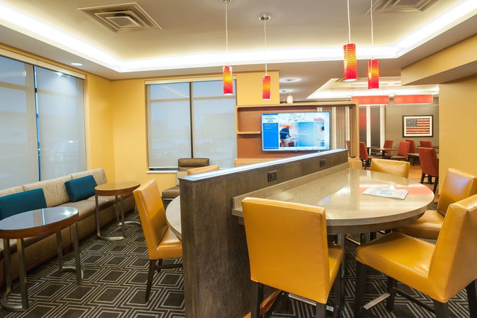 Imagen de los interiores del Hotel Towneplace Suites Minneapolis Near Mall Of America. Foto 13