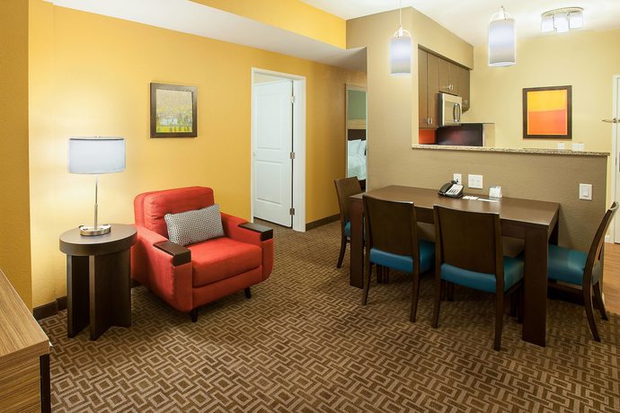 Imagen de la habitación del Hotel Towneplace Suites Minneapolis Near Mall Of America. Foto 6