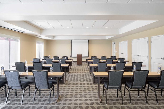 Imagen de los interiores del Hotel Towneplace Suites Portland Vancouver. Foto 16