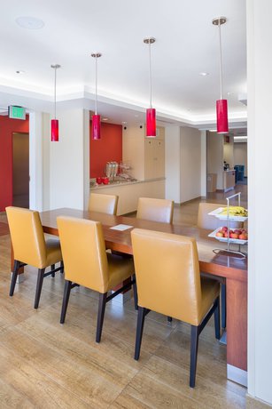 Imagen de los interiores del Hotel Towneplace Suites Portland Vancouver. Foto 18
