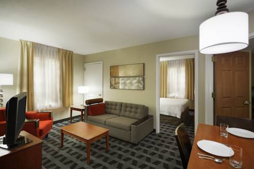Imagen de la habitación del Hotel Towneplace Suites Tampa North I-75 Fletcher. Foto 8