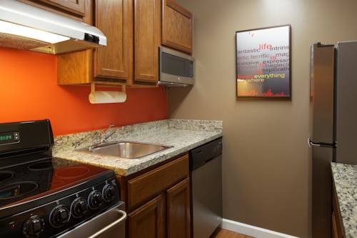 Imagen de la habitación del Hotel Towneplace Suites Tampa North I-75 Fletcher. Foto 11