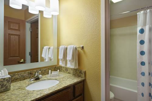 Imagen de la habitación del Hotel Towneplace Suites Tampa North I-75 Fletcher. Foto 14
