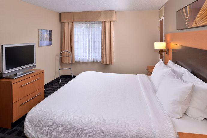 Imagen de la habitación del Hotel Towneplace Suites by Marriott Warren. Foto 9