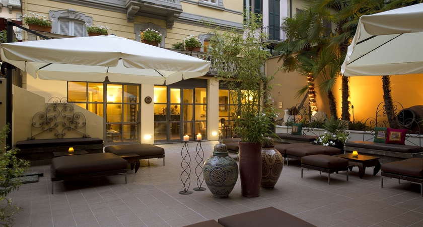 Imagen de los exteriores del Hotel Townhouse 33. Foto 11