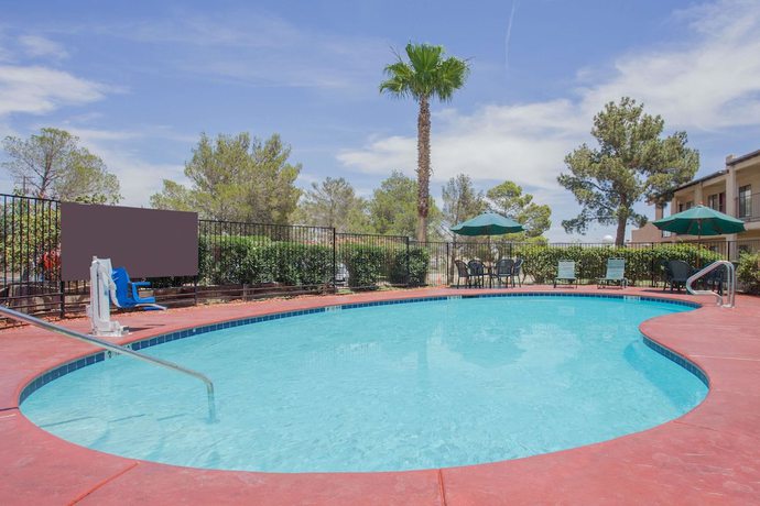 Imagen de la piscina del Hotel Townhouse Barstow On Historic Route 66 CA I 15. Foto 7