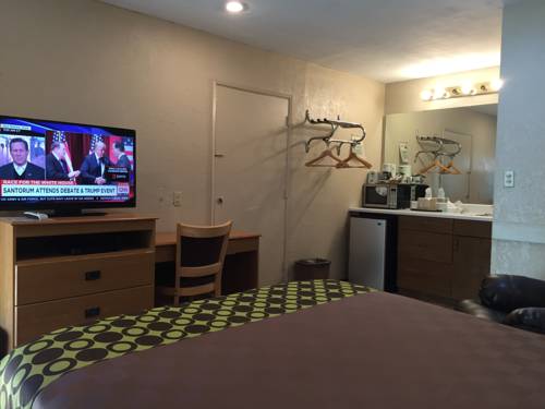 Imagen de la habitación del Hotel Townhouse Inn And Suites. Foto 12