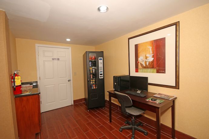 Imagen de los interiores del Hotel Townhouse Inn. Foto 15