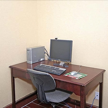 Imagen de los interiores del Hotel Townhouse Inn. Foto 16
