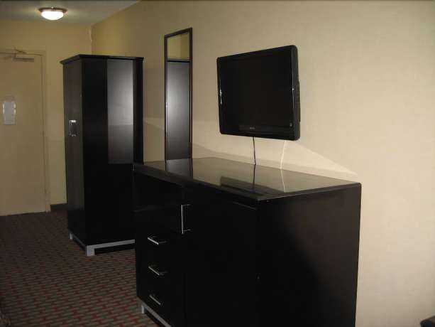 Imagen de la habitación del Hotel Townhouse Inn and Suites, Elmwood Park. Foto 7