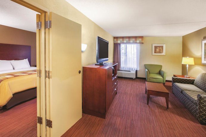 Imagen de la habitación del Hotel Townhouse Near Hall Of Fame Canton I 77. Foto 7
