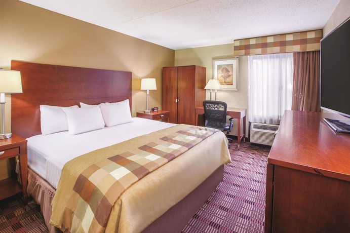 Imagen de la habitación del Hotel Townhouse Near Hall Of Fame Canton I 77. Foto 8