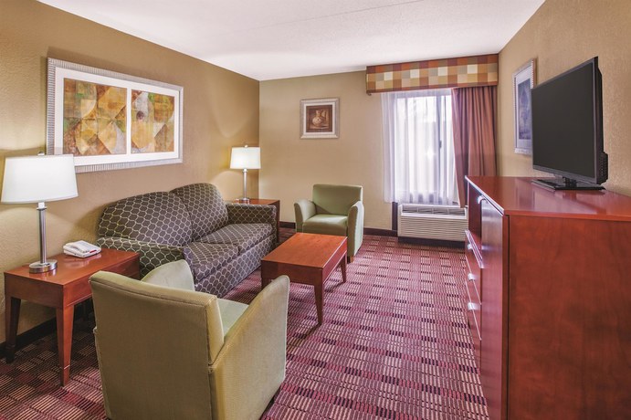 Imagen de la habitación del Hotel Townhouse Near Hall Of Fame Canton I 77. Foto 12