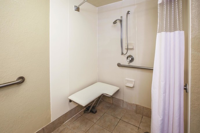 Imagen de la habitación del Hotel Townhouse Near Hall Of Fame Canton I 77. Foto 13