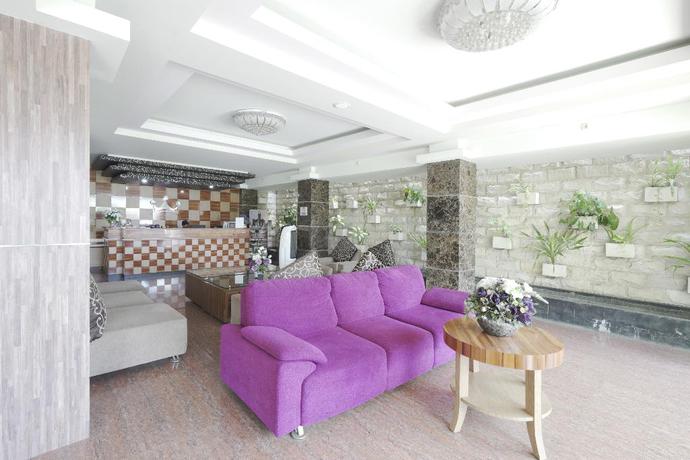 Imagen de los interiores del Hotel Townhouse Oak Denpasar at Mahendradatta. Foto 13