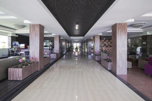 Imagen general del Hotel Townhouse Oak Denpasar at Mahendradatta. Foto 5