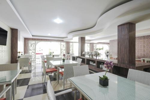 Imagen general del Hotel Townhouse Oak Denpasar at Mahendradatta. Foto 13