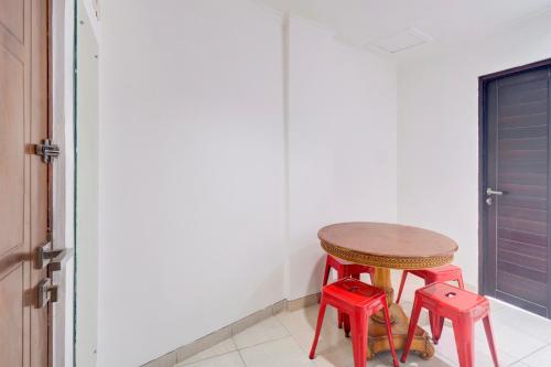 Imagen general del Hotel Townhouse Oak Gunung Sahari Near Ancol. Foto 2