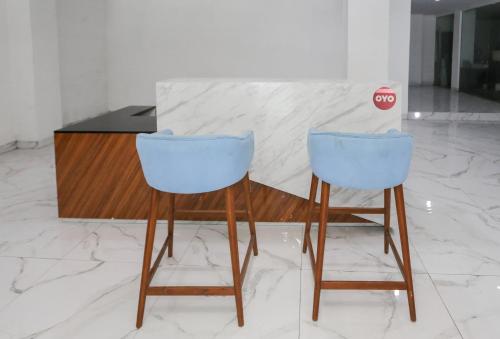 Imagen general del Hotel Townhouse Oak J&b Gunung Sahari. Foto 1