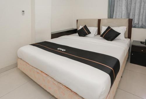 Imagen general del Hotel Townhouse Oak J&b Gunung Sahari. Foto 8
